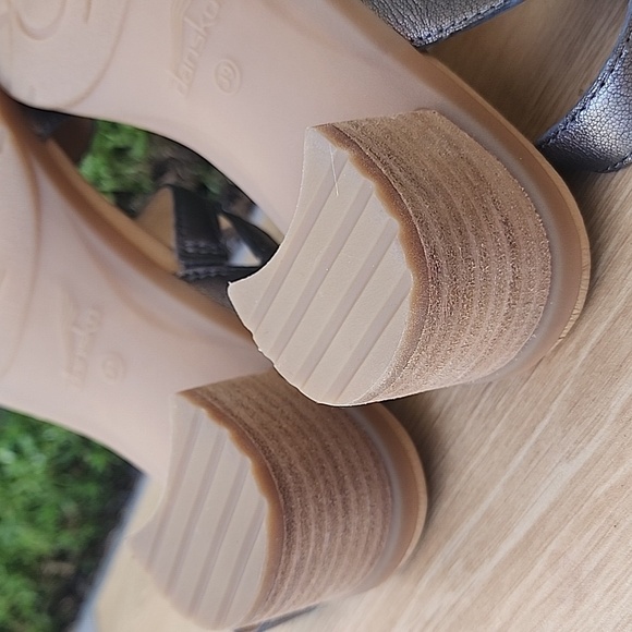 Dansko Women's Metallic Nappa Leather Tansy Sandals Size 39 NWOT - Picture 10 of 12